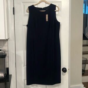 Jcrew Size 16 never worn dress
Non-smoking home